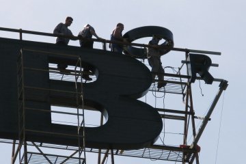 монтаж и демонтаж рекламы