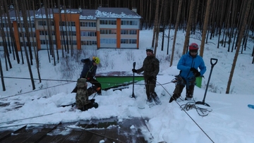 уборка снега альпинистами