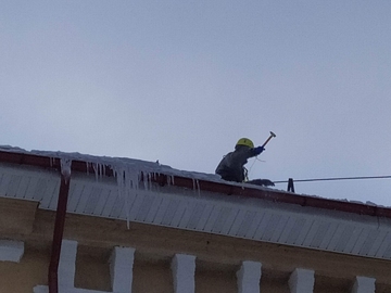 уборка снега альпинистами