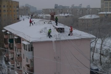 Очистка кровли от снега