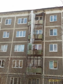 чистка снега с крыш