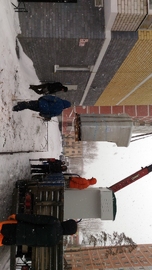 поднять диван альпинисты