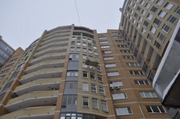 поднять диван через окно екатеринбург