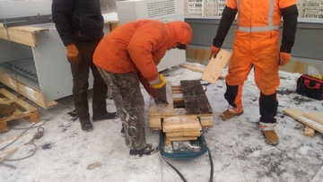 подъем столешницы альпинистами