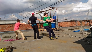 поднятие груза