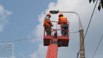 Ремонт или замена электроосвещения.